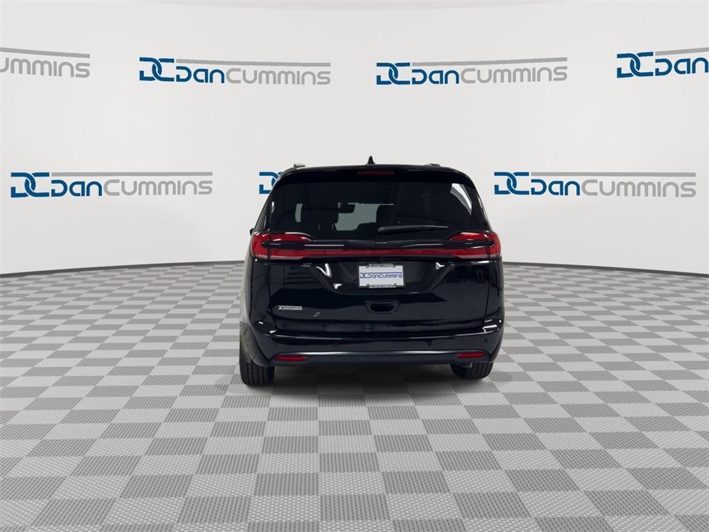 new 2026 Chrysler Pacifica car, priced at $41,868