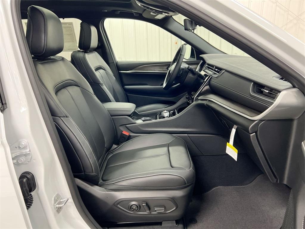 new 2025 Jeep Grand Cherokee L car, priced at $46,512