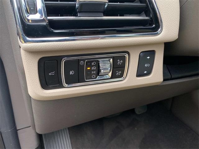 used 2024 Lincoln Navigator L car, priced at $67,098