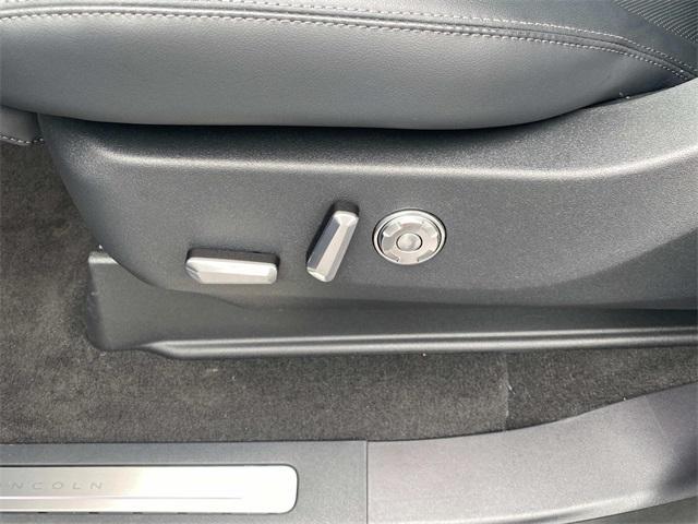 new 2025 Lincoln Navigator L car, priced at $106,440