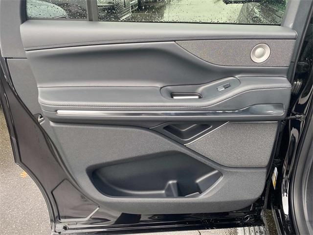 new 2025 Lincoln Navigator L car, priced at $106,440