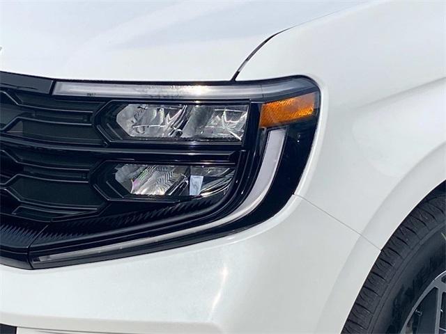 new 2025 Ford Expedition car, priced at $69,715