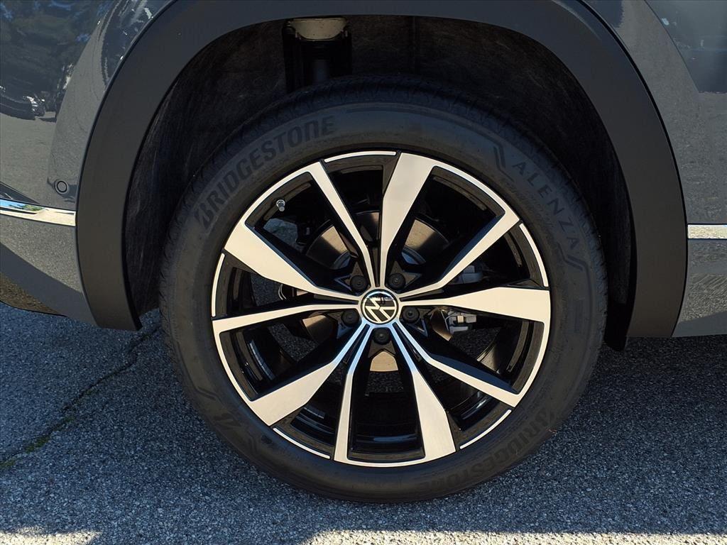 new 2026 Volkswagen Atlas Cross Sport car, priced at $54,313