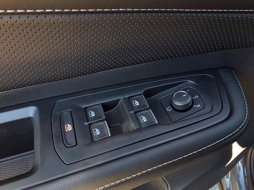 new 2026 Volkswagen Atlas Cross Sport car, priced at $54,313