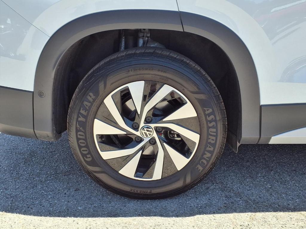 used 2026 Volkswagen Tiguan car, priced at $32,076