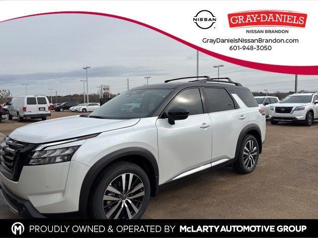 new 2025 Nissan Pathfinder car, priced at $45,660