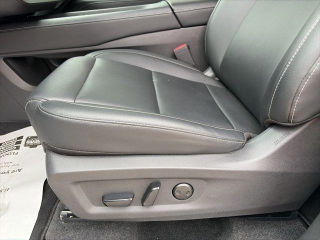 used 2025 Nissan Murano car, priced at $35,900