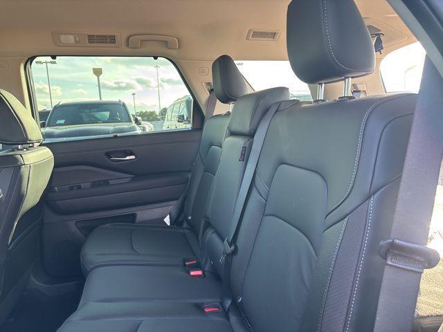 new 2025 Nissan Pathfinder car, priced at $36,418