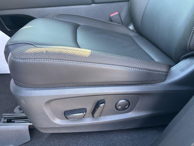 new 2025 Nissan Pathfinder car, priced at $36,418