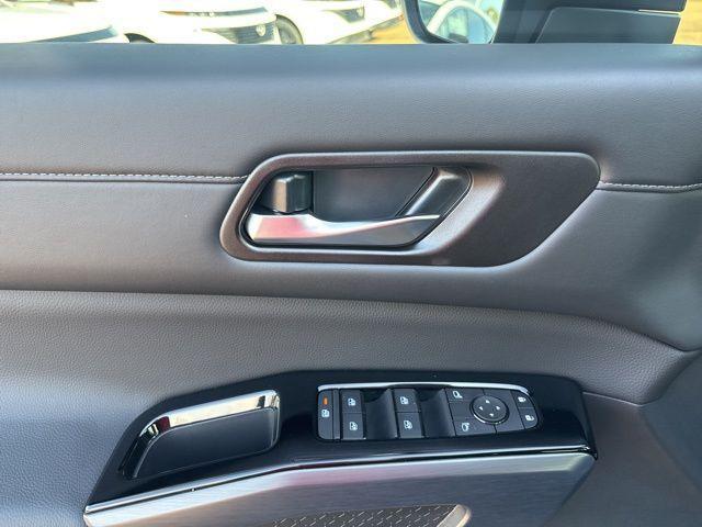 new 2025 Nissan Pathfinder car, priced at $36,418