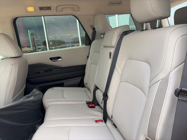 new 2026 Nissan Pathfinder car, priced at $40,521