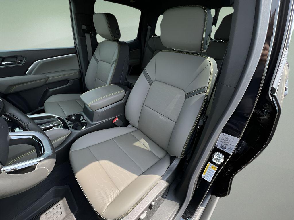 new 2025 Chevrolet Colorado car, priced at $48,780