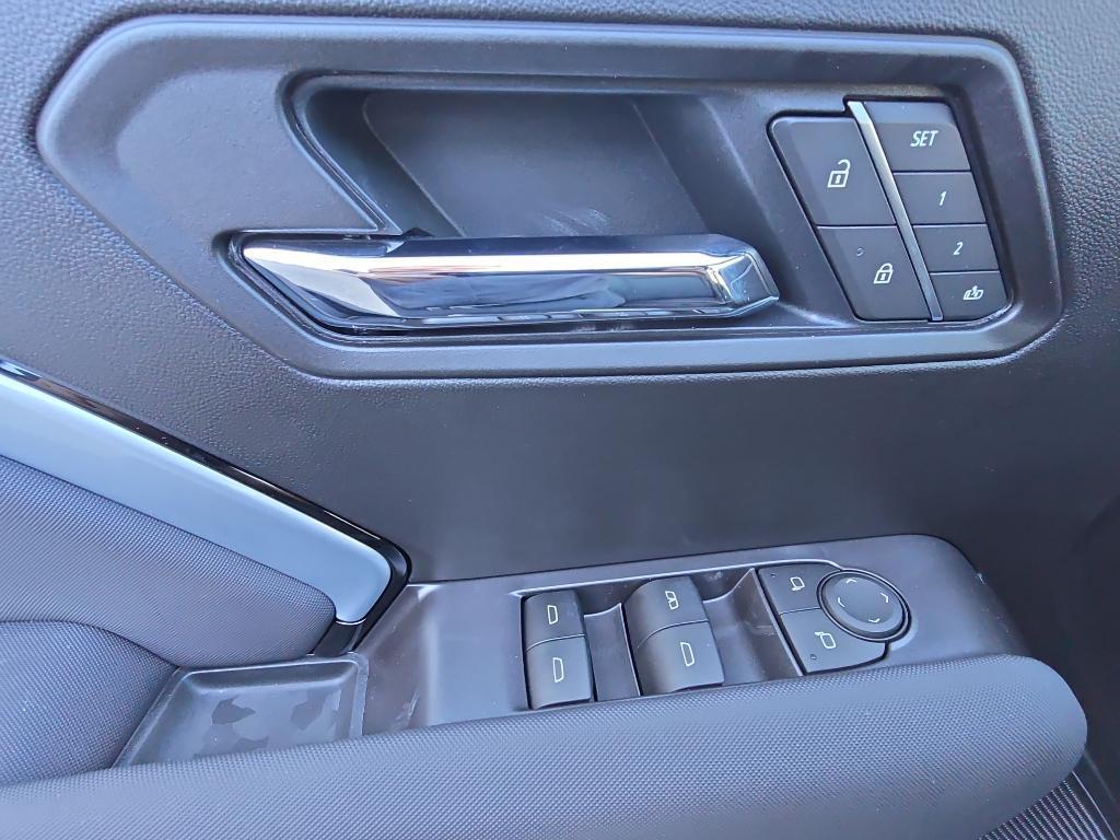 new 2025 Chevrolet Colorado car, priced at $43,590