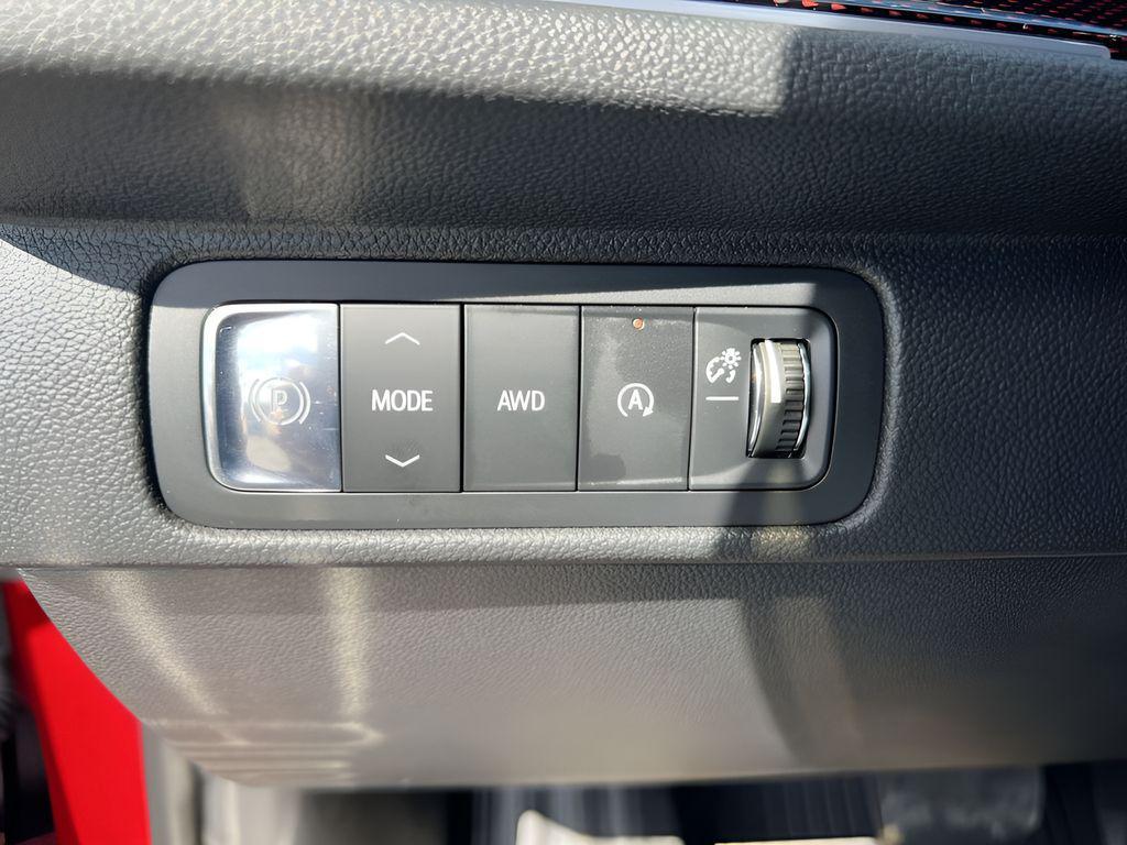 used 2024 Chevrolet Traverse car, priced at $50,995