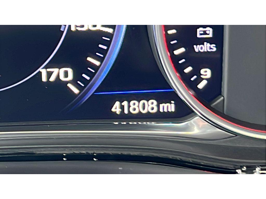 used 2023 Chevrolet Traverse car, priced at $36,995