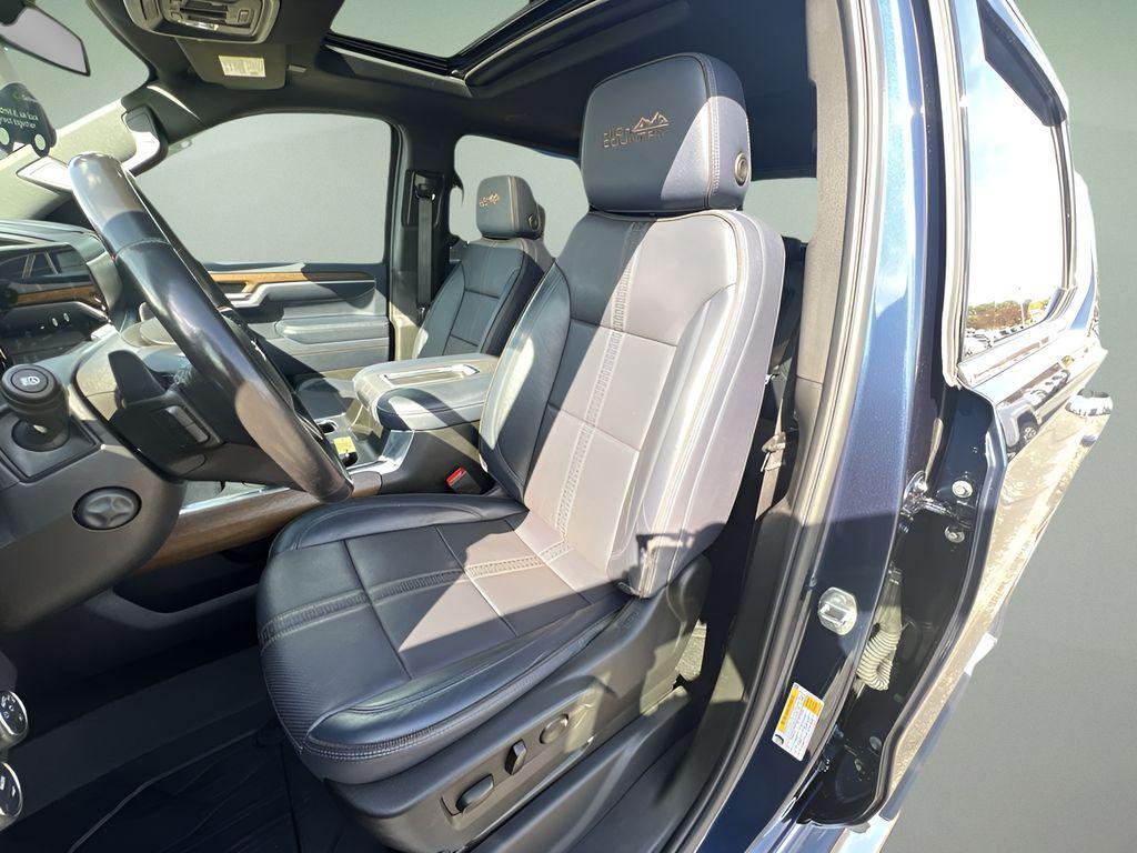 used 2022 Chevrolet Silverado 1500 car, priced at $43,995