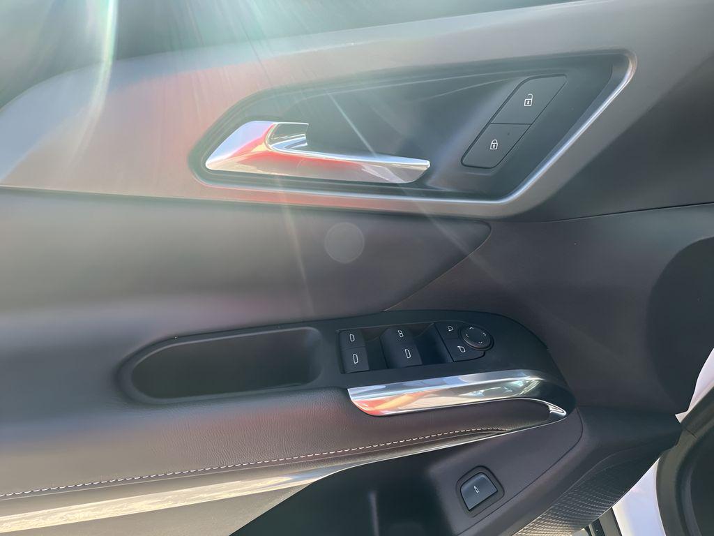 2025 Summit White Chevrolet Traverse