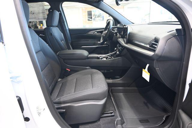 new 2026 Chevrolet Traverse car, priced at $45,990