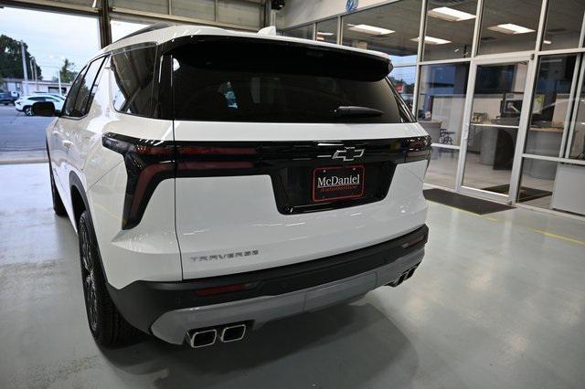new 2026 Chevrolet Traverse car, priced at $42,140