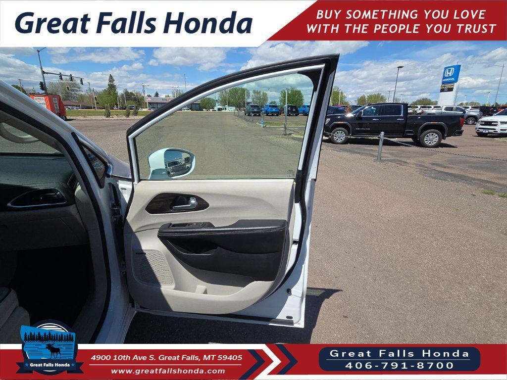 used 2021 Chrysler Pacifica car, priced at $32,995