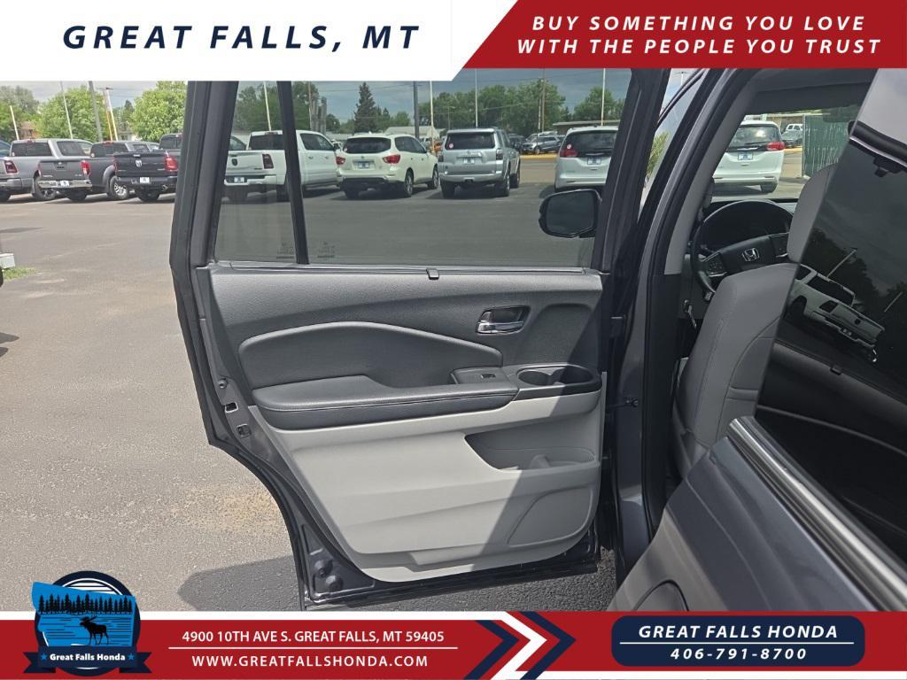 used 2022 Honda Pilot car, priced at $34,850