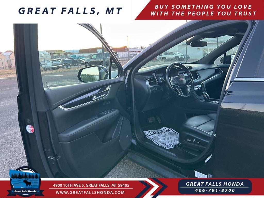 used 2021 Cadillac XT5 car, priced at $27,500