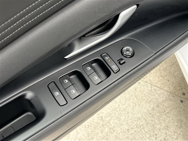 used 2025 Hyundai Elantra car, priced at $21,989