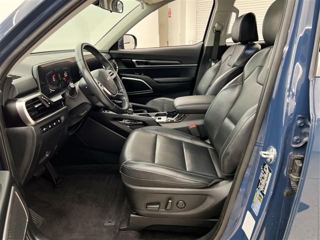 used 2025 Kia Telluride car, priced at $34,890