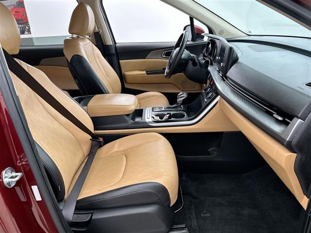 used 2023 Kia Carnival car, priced at $34,890