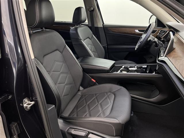 used 2024 Volkswagen Atlas car, priced at $30,989