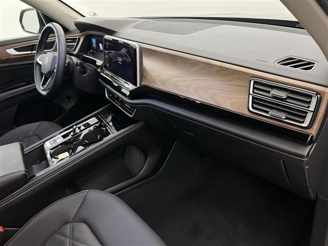 used 2024 Volkswagen Atlas car, priced at $30,989