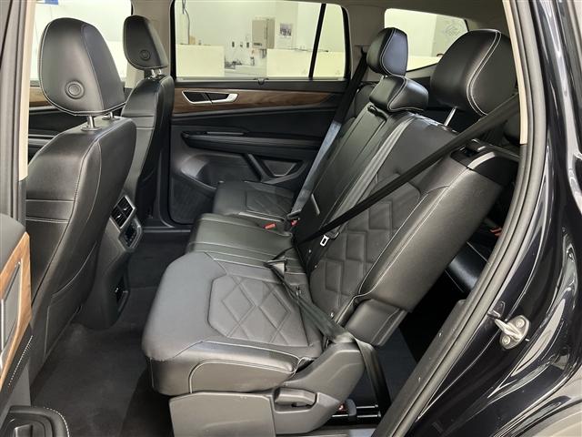 used 2024 Volkswagen Atlas car, priced at $30,989