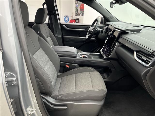 used 2025 GMC Acadia car, priced at $39,989