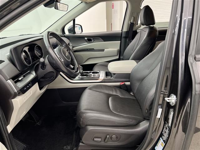 used 2024 Kia Carnival car, priced at $35,989