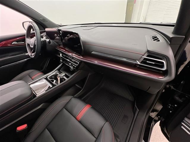 used 2025 Chevrolet Traverse car, priced at $53,989