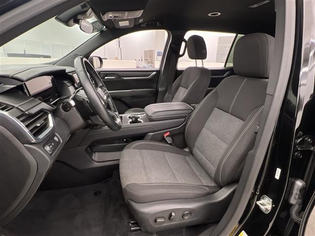 used 2025 GMC Acadia car, priced at $42,989