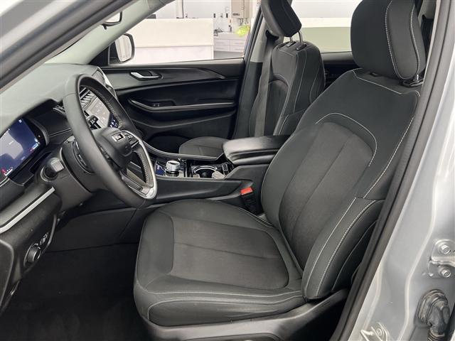 used 2023 Jeep Grand Cherokee car, priced at $23,989