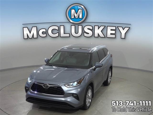 used 2021 Toyota Highlander car, priced at $30,890