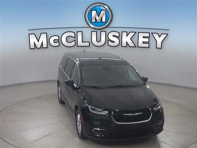 used 2024 Chrysler Pacifica car, priced at $29,989