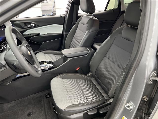 used 2025 Chevrolet Trax car, priced at $24,989