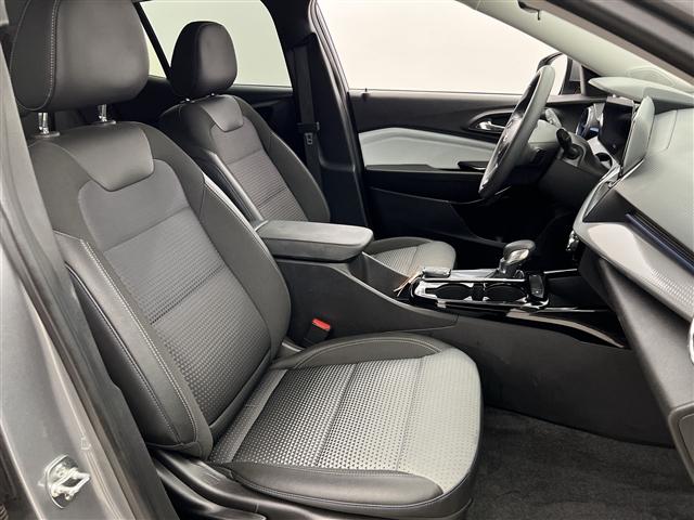 used 2025 Chevrolet Trax car, priced at $24,989