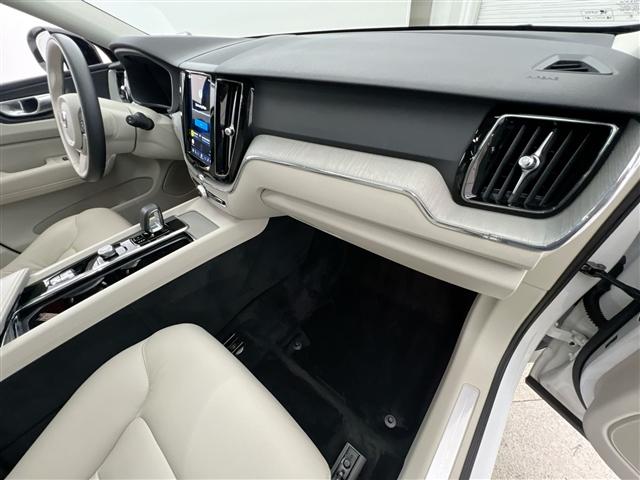 used 2024 Volvo XC60 Recharge Plug-In Hybrid car, priced at $40,890