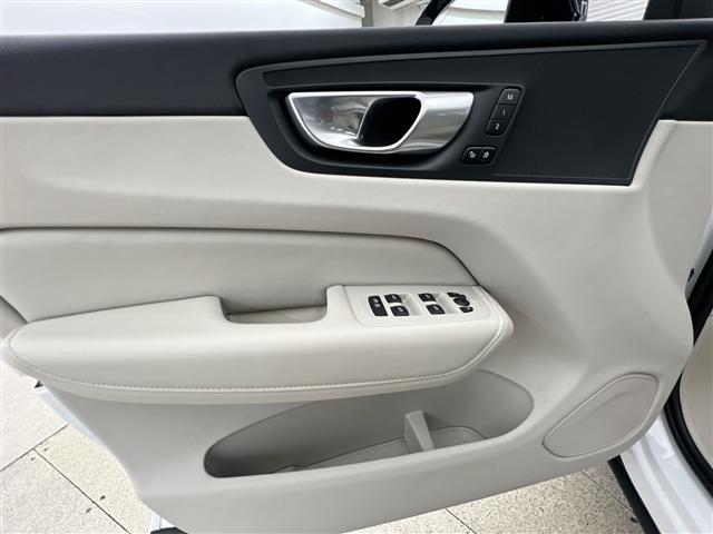 used 2024 Volvo XC60 Recharge Plug-In Hybrid car, priced at $40,890