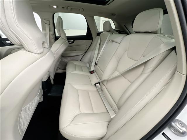 used 2024 Volvo XC60 Recharge Plug-In Hybrid car, priced at $40,890