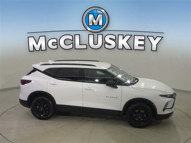 used 2025 Chevrolet Blazer car, priced at $30,489