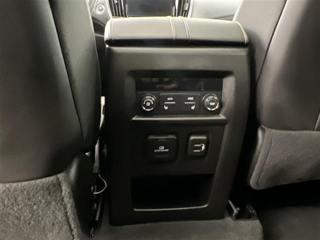 used 2023 Chevrolet Traverse car, priced at $41,989