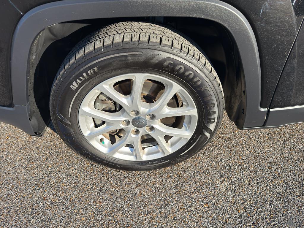 used 2017 Jeep Cherokee car, priced at $11,995