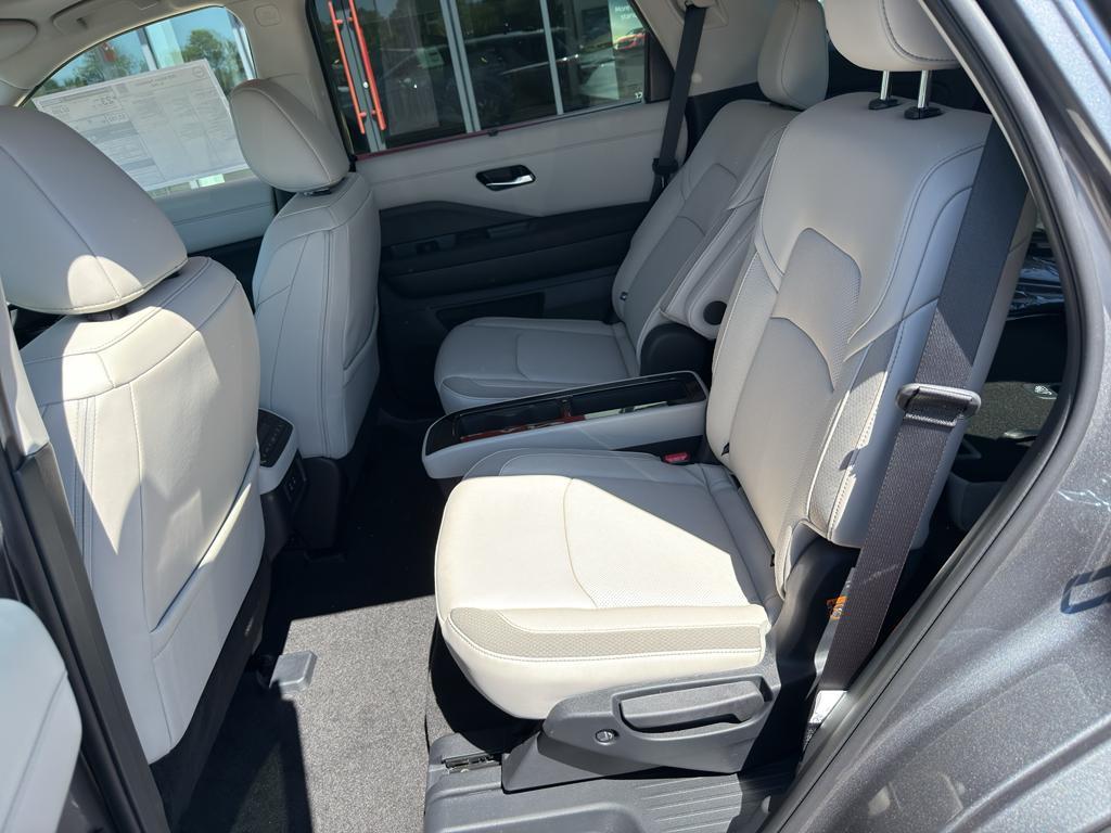 new 2026 Nissan Pathfinder car, priced at $46,007