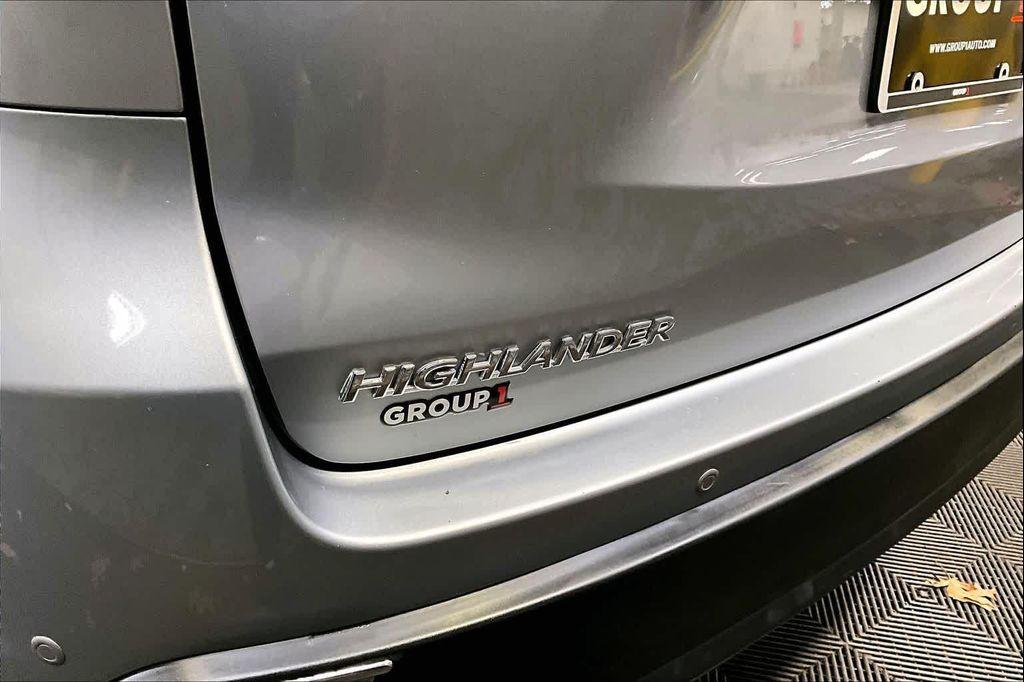 used 2015 Toyota Highlander car, priced at $21,686