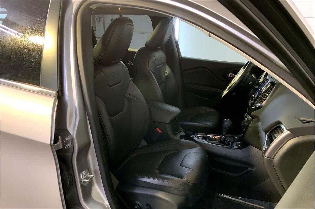 used 2019 Jeep Cherokee car, priced at $18,596